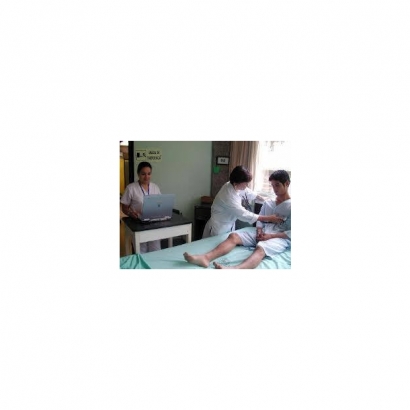 西班牙瓜達拉馬醫院，由院方提供靈氣訓練課程，並由護理人員實際運用在患者身上。_2011_.jpg